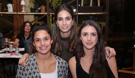  Lore Andrés, Marce Díaz Infante y Catalina Abud.