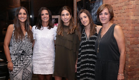  Cristina y Daniela Rivero, Lore Andrés, Marcela Rivero y Cristina Barret.