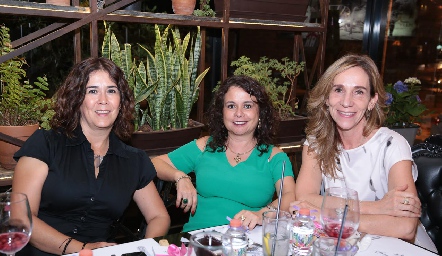  Sandra Galván, Lucía Bravo y Gabriela Cantú.