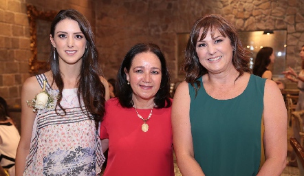  Catalina con su suegra Rosa María Maza de Mejía y su mamá Catherine Barret de Abud.