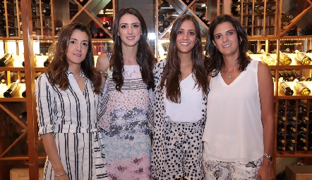  Marcela Rivero, Catalina Abud, Cristina  Rivero y Daniela Rivero.