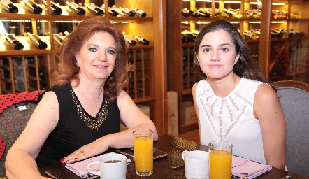  María Elena Abud y Eugenia Musa.