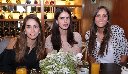  Lore Andrés, Pau Nieto y Cristina Rivero.