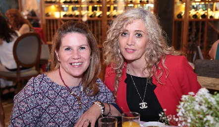  Verónica Sierra y Ana Perogordo de Maza.