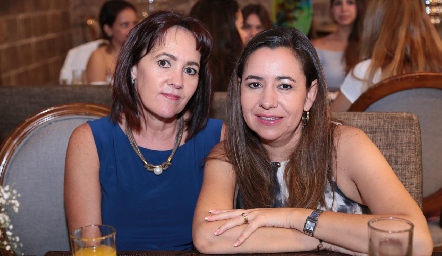  Laura y Sofía Valle.