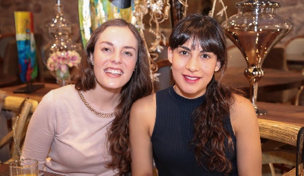  Tere Ledezma y Marina Gómez.