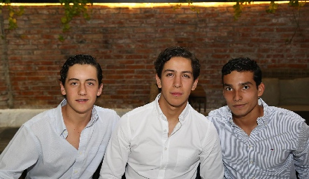 Mau Cohen, Eduardo de Alba y Miguel González.