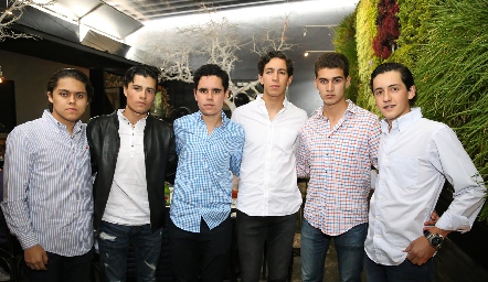  Carlos Rosales, Rodrigo Pardo, Fede Delgado Cohen, Eduardo de Alba, Ricardo Pérez y Mau Cohen.