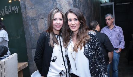  Liliana Fernández y Silvia Reynoso.