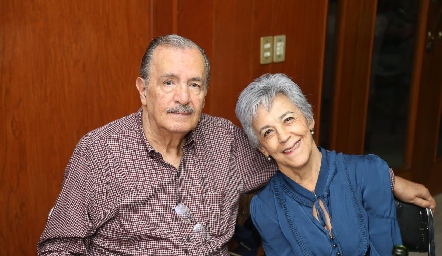 Alfredo Lujambio y Margarita Cataño.