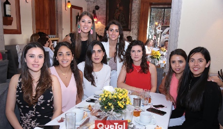  Ale Puente, Vicky Álvarez, Fer Pérez, Isa Villanueva, Mariana Rodríguez, Lucía, Sofía Villegas y Silvia Araiza.