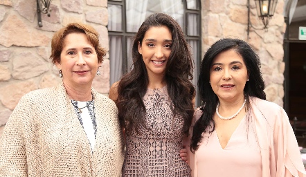  Patricia Santos, Zairy Mustre y Rocío Mendoza.