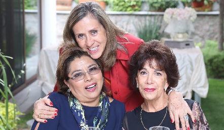  Rocío de Sigona, Carmelita Velázquez y Lucero Rosillo.