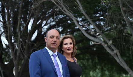  Roberto y Bertha Alcalde.