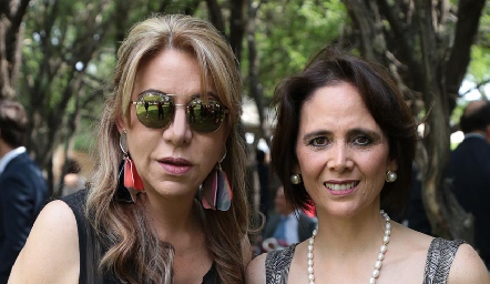  Claudia Hermosillo y Diana Villarreal.