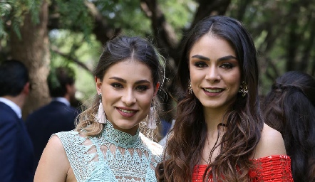  Claudia y Paulina Rodríguez.