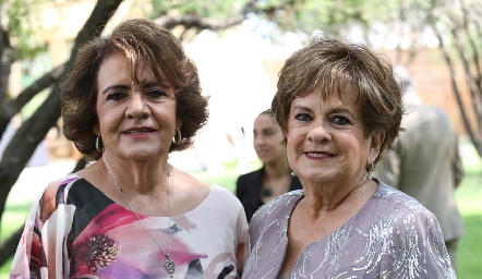  Juana María Atisha y Yolanda de Payán.