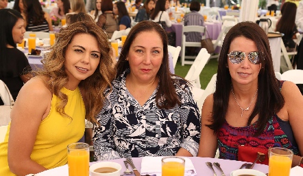  Claudia Moreno, Claudia Guerra y Lupita Padilla.