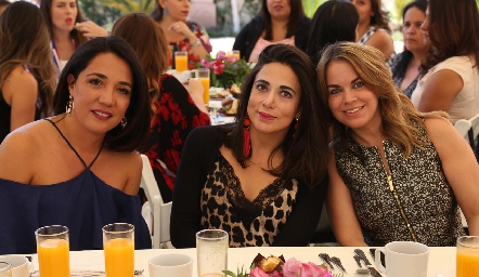  Malena Sánchez, Gaby Martínez Castro y Daniela Serment.