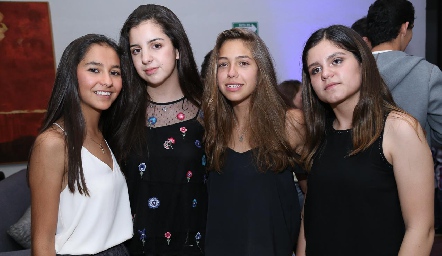  Ali Villanueva, Ana Clara Miranda, Romina Quijano y Julia Meade.
