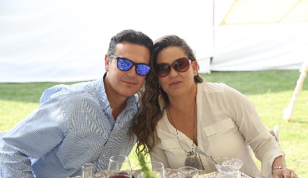 Güicho Fernández y Daniela Benavente.