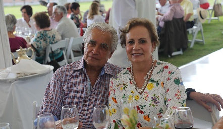  Octaviano Gómez y Gómez y Yolanda González.