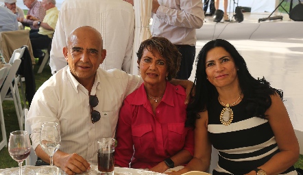  Alejandro Leal, Guadalupe Espinosa y María Tello.