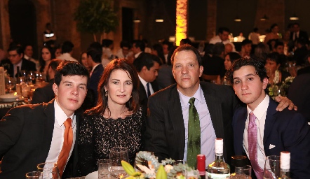  Familia Martínez-Garza.