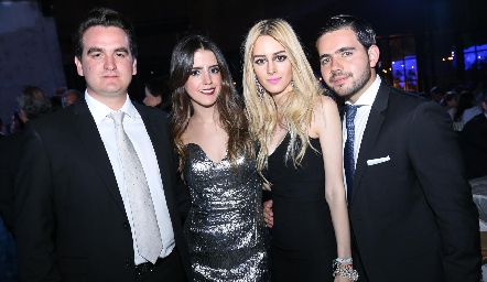  Julio Galindo, Fernanda González, Valeria Guerrero y Mauricio Mahbub.