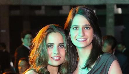  Nuria Alcalde y Mónica Medlich.