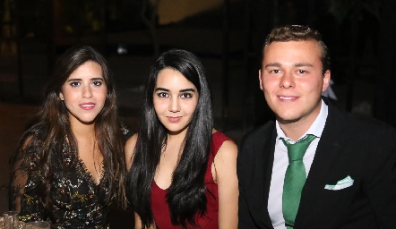  Karla, Paola Arpayan e Iñaki.