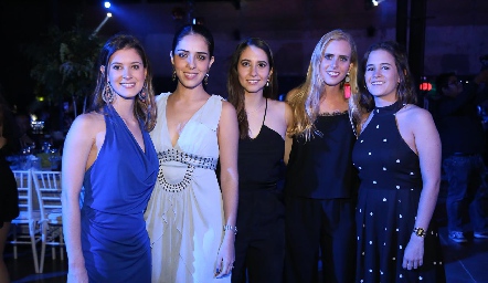  Regina Mendizábal, Mariana Labarthe, Sofía Leiva, Ingrid Velasco y Montse Barral.