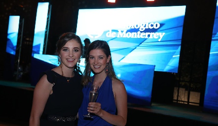  Pau Martínez y Regina Mendizábal.