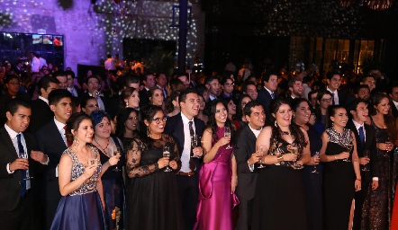  Graduados.