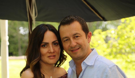  Adriana Coronado y Alfonso Leal.