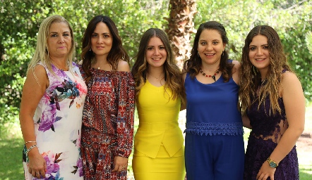  Celia Suárez, Adriana Coronado, Adriana Leal, Alejandra Herrera y Fernanda Leal.