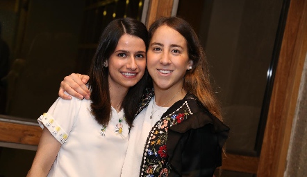  Mónica Medlich y Diana Olvera.