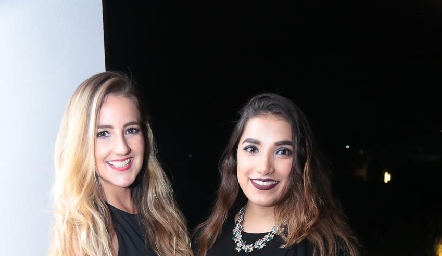  Gisela Serna y Cynthia Cisneros.