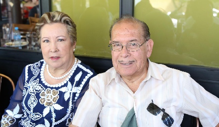  Rosy de Armendáriz y Joel Armendáriz .