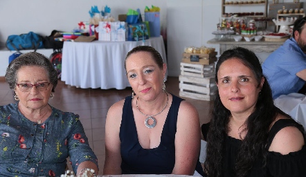 María Teresa Collins, Mari Tere Meade y Mayte Ascanio.