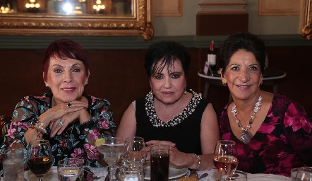  Evangelina Rueda, Leticia Aguilar y Tere Moncada.
