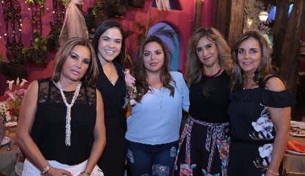  Mónica Lomelín, July Valle, Nataly Morhentaler, Karina Gamboa y Amparo Lomelín.