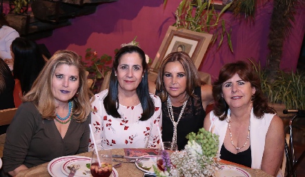  Silvia Foyo, Alicia Somohano, Mónica Lomelín y Rosy Somohano.