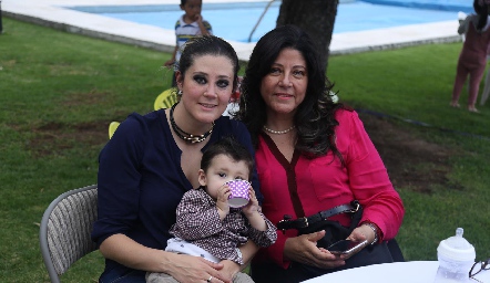  Mónica Lárraga, Luis José García y Mónica Saiz.