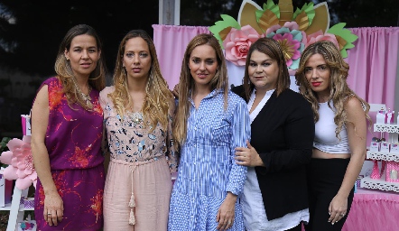  Marcela Torres, Sindhya González, María Torres, Gorda García y Chela Torres.