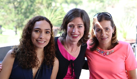  Silvia Torres, Karin y Eva.