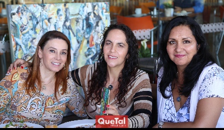  Laura Thomson, Mónica Ballardi y Esther Montenegro.