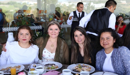  Claudia Moreno, Carolina Padilla, Rebeca Ochoa y Nadia Miranda .