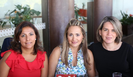  Aurora Espinoza, Sara Santos y Lilia Lozano.