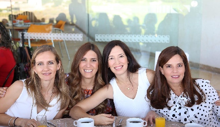  Isabel Marti, María Espinoza, Paula Álvarez y Liliana Muria .